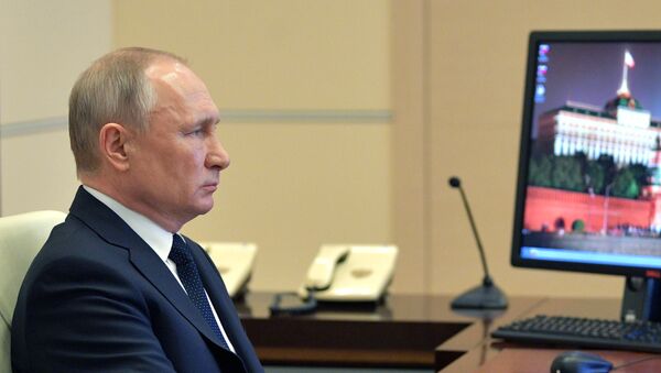 Президент РФ Владимир Путин проводит в режиме видеоконференции совещание с руководителями субъектов РФ, 8 апреля 2020 года - Sputnik Lietuva