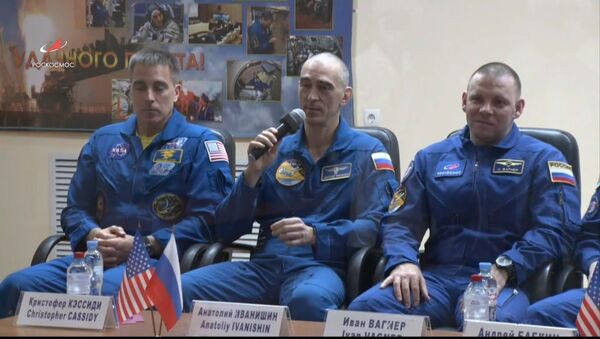 Чтобы не привезти коронавирус в космос: экипаж МКС провел месяц на карантине - Sputnik Литва