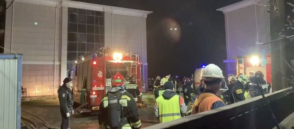 Kaip darbo migrantai gelbėjo žmones per gaisrą Maskvoje Kaip darbo migrantai gelbėjo žmones per gaisrą Maskvoje - Sputnik Lietuva