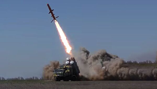 Испытания угрожающей мосту в Крым украинской ракеты сняли на видео - Sputnik Литва