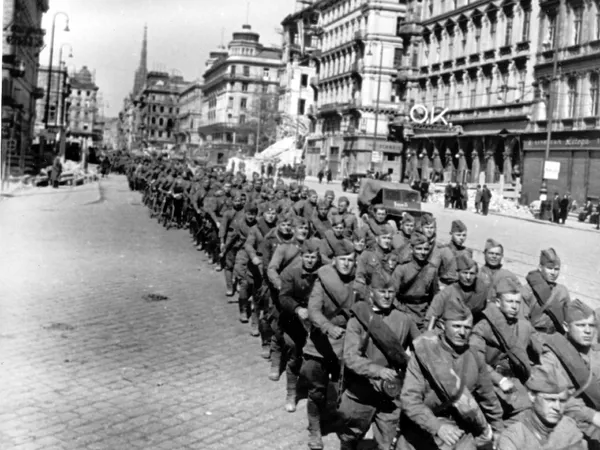 Vienos katilas. Kaip Raudonoji armija atsargiai išlaisvino Austrijos sostinę Vienos katilas. Kaip Raudonoji armija atsargiai išlaisvino Austrijos sostinę - Sputnik Lietuva