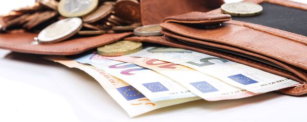 Кошелек с евро - Sputnik Литва