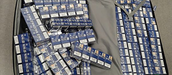 Контрабанда сигарет Контрабанда сигарет - Sputnik Lietuva