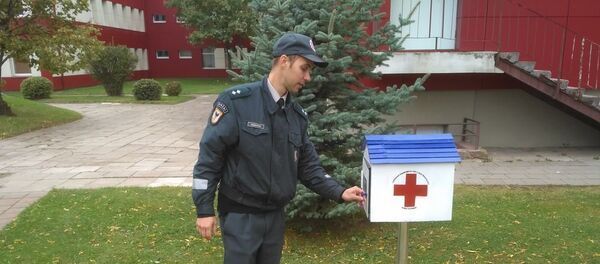 Полицейский восстановил домик для книг - Sputnik Литва