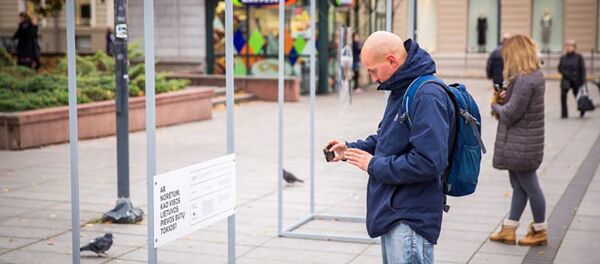 Выставка инсталляций А что можешь сделать ты? на площади Винцаса Кудирки в Вильнюсе - Sputnik Литва
