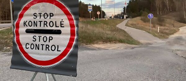 Полицейский контроль в Литве при карантине, архивное фото - Sputnik Литва