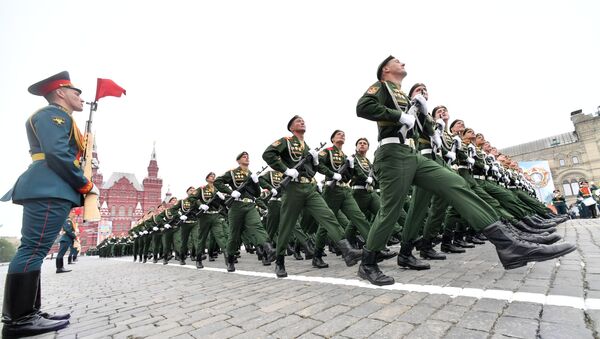 Военный парад, посвящённый 74-й годовщине Победы в Великой Отечественной войне, 9 мая 2019 года - Sputnik Lietuva