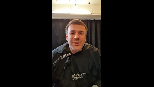 Вильнюсский парикмахер рассказал, как подстричься на карантине - Sputnik Литва