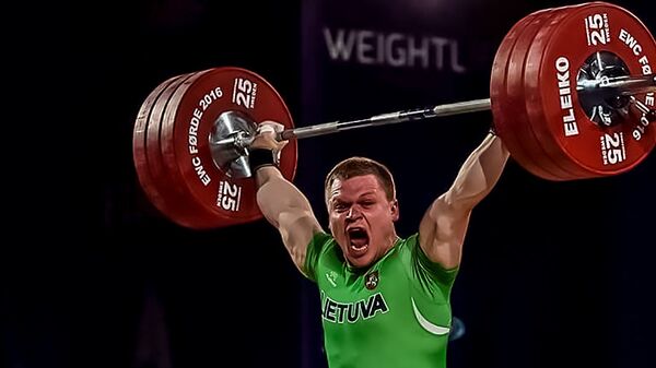 Один из самых титулованных литовских штангистов лишен европейского серебра - Sputnik Литва