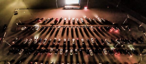 В Каунасе появился кинотеатр People Cinema drive-in В Каунасе появился кинотеатр People Cinema drive-in - Sputnik Lietuva