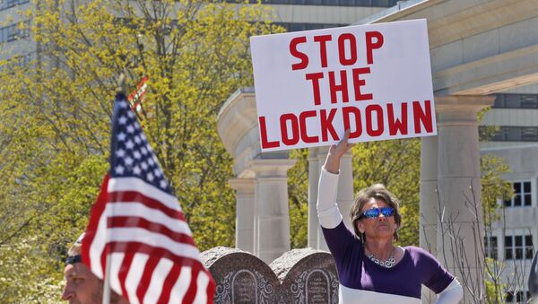 Участники акции протеста против карантина перед зданием Капитолия, Вашингтон, США, 21 апреля 22020 года - Sputnik Lietuva