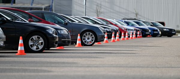 Стоянка автомобилей в Вильнюсе, архивное фото - Sputnik Литва