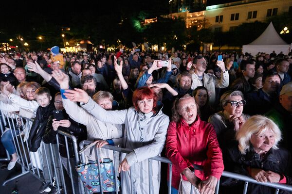 Дорога на Ялту открыта: Полина Бертэн рассказала о подготовке к фестивалю Дорога на Ялту открыта: Полина Бертэн рассказала о подготовке к фестивалю - Sputnik Литва