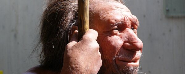 Скульптура неандертальца Скульптура неандертальца - Sputnik Литва