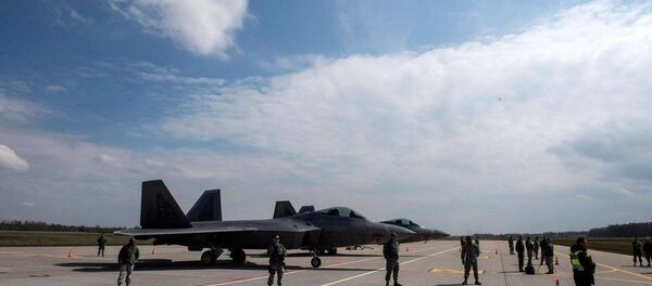 Истребители F-22 в Литве - Sputnik Литва