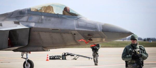 Церемония прибытия истребителей F-22 в Литву Церемония прибытия истребителей F-22 в Литву - Sputnik Литва