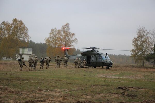 Операция на военно-тренировочном комплексе Битва в городе в ходе международных учений Балтийская пиранья – 2016 Операция на военно-тренировочном комплексе Битва в городе в ходе международных учений Балтийская пиранья – 2016 - Sputnik Литва