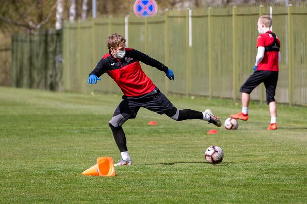 Сильнейший клуб Литвы первым провел тренировку - Sputnik Литва