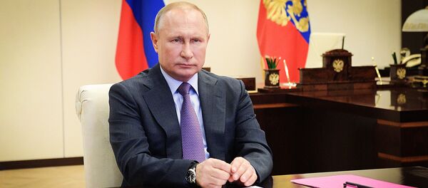 Президент РФ В. Путин провел совещание о ситуации с паводками и пожарами в регионах Президент РФ В. Путин провел совещание о ситуации с паводками и пожарами в регионах - Sputnik Lietuva