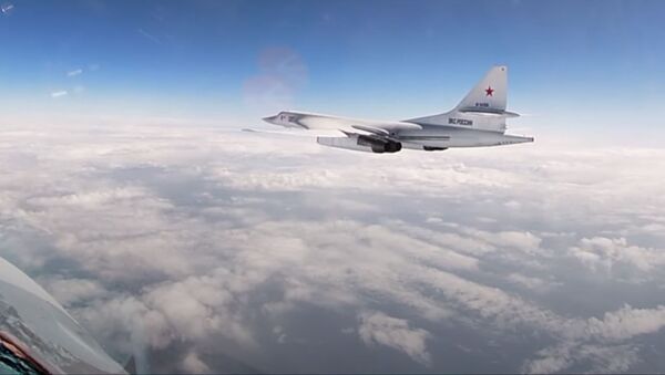 Плановые полеты российских Ту-160 над нейтральными водами Балтийского моря - Sputnik Литва