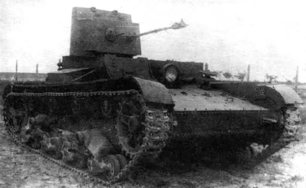 Советский легкий химический (огнеметный) танк ХТ-26/БХМ-3 Советский легкий химический (огнеметный) танк ХТ-26/БХМ-3 - Sputnik Lietuva