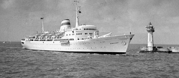 Теплоход Армения, архивное фото Теплоход Армения, архивное фото - Sputnik Lietuva