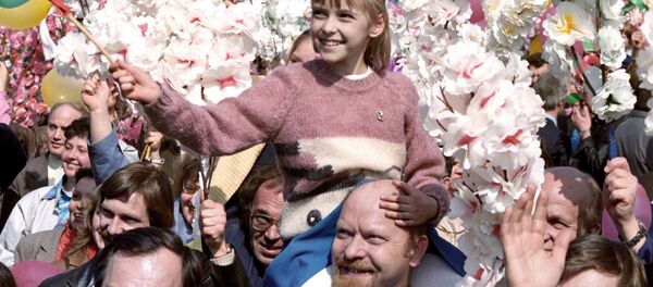 Участники демонстрации 1 Мая в Москве, 1987 год - Sputnik Литва