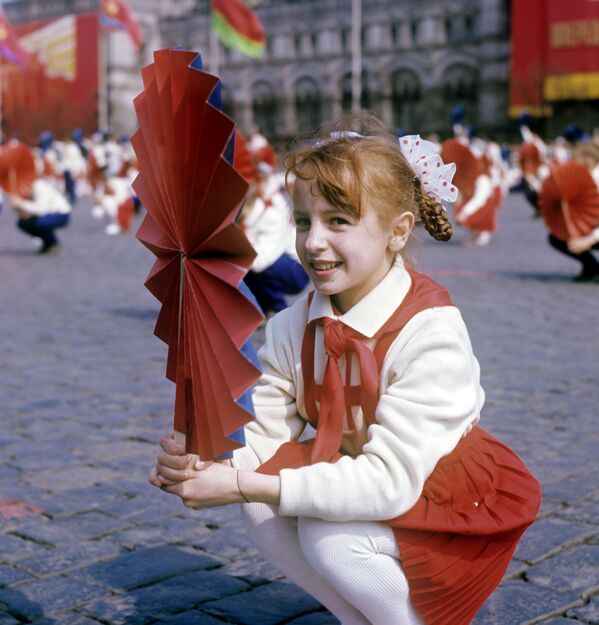 Парад физкультурников на Красной площади 1 мая, 1969 год - Sputnik Литва