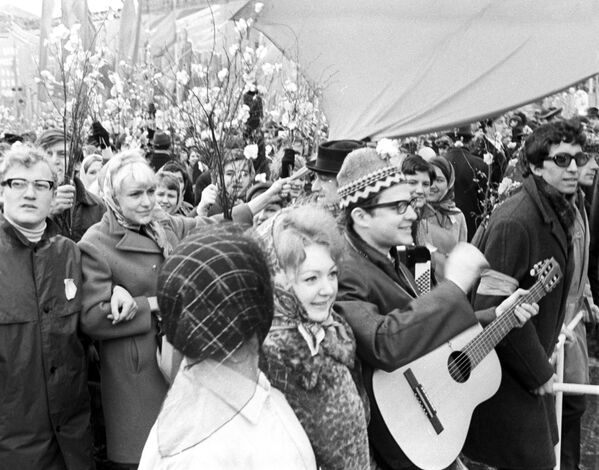 Первомайская демонстрация трудящихся на Красной площади, 1971 год - Sputnik Lietuva