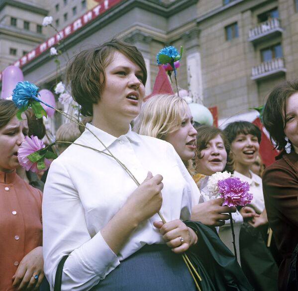 Москвички-участницы первомайской демонстрации, 1969 год - Sputnik Литва