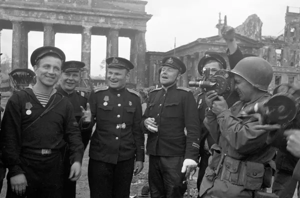 Rusijos gynybos ministerija išslaptino dokumentus apie Berlyno išlaisvinimą 1945 metais Rusijos gynybos ministerija išslaptino dokumentus apie Berlyno išlaisvinimą 1945 metais - Sputnik Lietuva