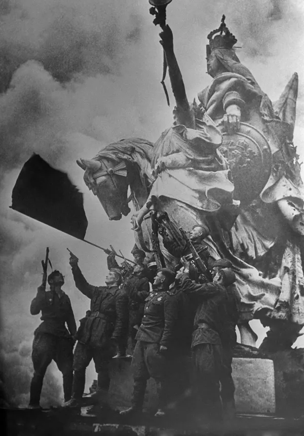 Rusijos gynybos ministerija išslaptino dokumentus apie Berlyno išlaisvinimą 1945 metais Rusijos gynybos ministerija išslaptino dokumentus apie Berlyno išlaisvinimą 1945 metais - Sputnik Lietuva