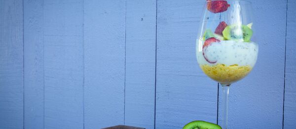 Фруктово-творожный коктейль Фруктово-творожный коктейль - Sputnik Lietuva