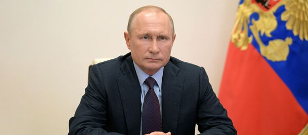 Президент РФ В. Путин  провел совещание по вопросам реализации мер поддержки экономики и социальной сферы - Sputnik Литва
