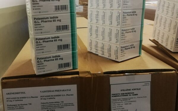 В Литву доставили таблетки йода на случай аварии на БелАЭС В Литву доставили таблетки йода на случай аварии на БелАЭС - Sputnik Литва