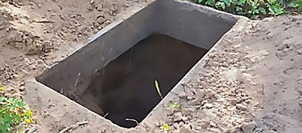 Выкопанная могила - Sputnik Литва