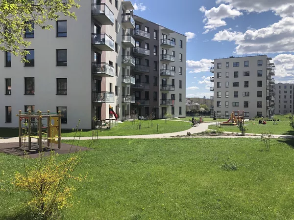 Городской пейзаж Вильнюса, вид с балкона Городской пейзаж Вильнюса, вид с балкона - Sputnik Lietuva