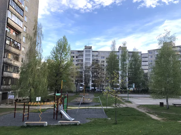 Городской пейзаж Вильнюса, вид с балкона Городской пейзаж Вильнюса, вид с балкона - Sputnik Lietuva