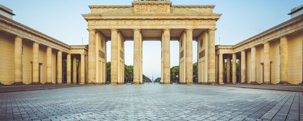 Бранденбургские ворота в Берлине - Sputnik Литва