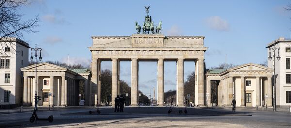 Бранденбургские ворота в Берлине - Sputnik Литва