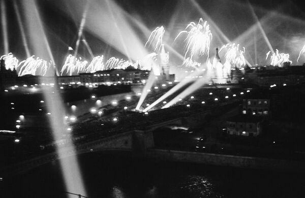 Pergalės paradas Maskvos Raudonojoje aikštėje 1945 metų birželio 24-ąją Pergalės paradas Maskvos Raudonojoje aikštėje 1945 metų birželio 24-ąją - Sputnik Lietuva