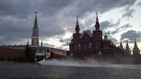 Дезинфекция дорог и тротуаров в  Москве, архивное фото - Sputnik Литва