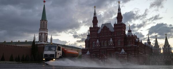 Дезинфекция дорог и тротуаров в  Москве, архивное фото - Sputnik Литва