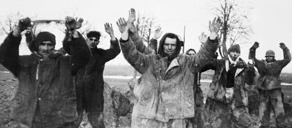 Немецкие солдаты сдаются в плен Немецкие солдаты сдаются в плен - Sputnik Lietuva