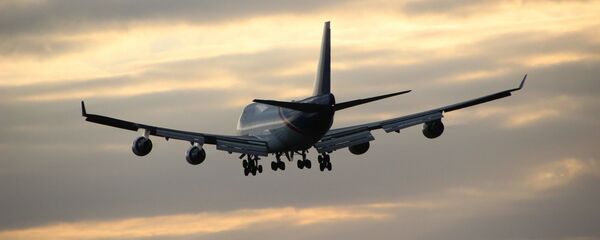 Самолет в небе, архивное фото Самолет в небе, архивное фото - Sputnik Литва