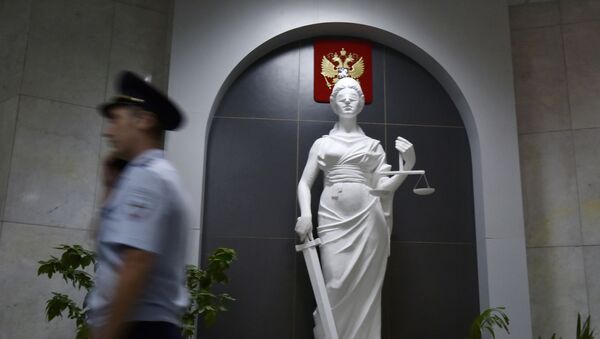Статуя богини правосудия (Фемида) в здании Верховного суда Крыма в Симферополе - Sputnik Lietuva