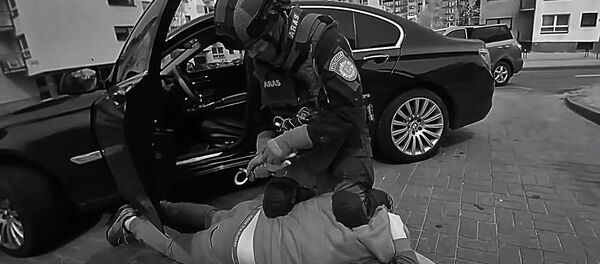 Vilniuje pareigūnai sulaikė organizuotos nusikalstamos grupuotės narius Vilniuje pareigūnai sulaikė organizuotos nusikalstamos grupuotės narius - Sputnik Lietuva