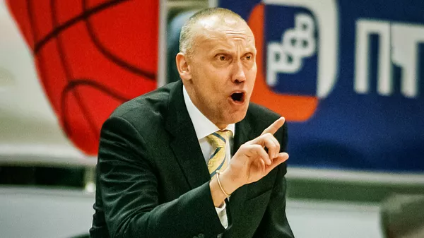 Garsus krepšininkas Rimas Kurtinaitis atšventė savo 60-metį Garsus krepšininkas Rimas Kurtinaitis atšventė savo 60-metį - Sputnik Lietuva
