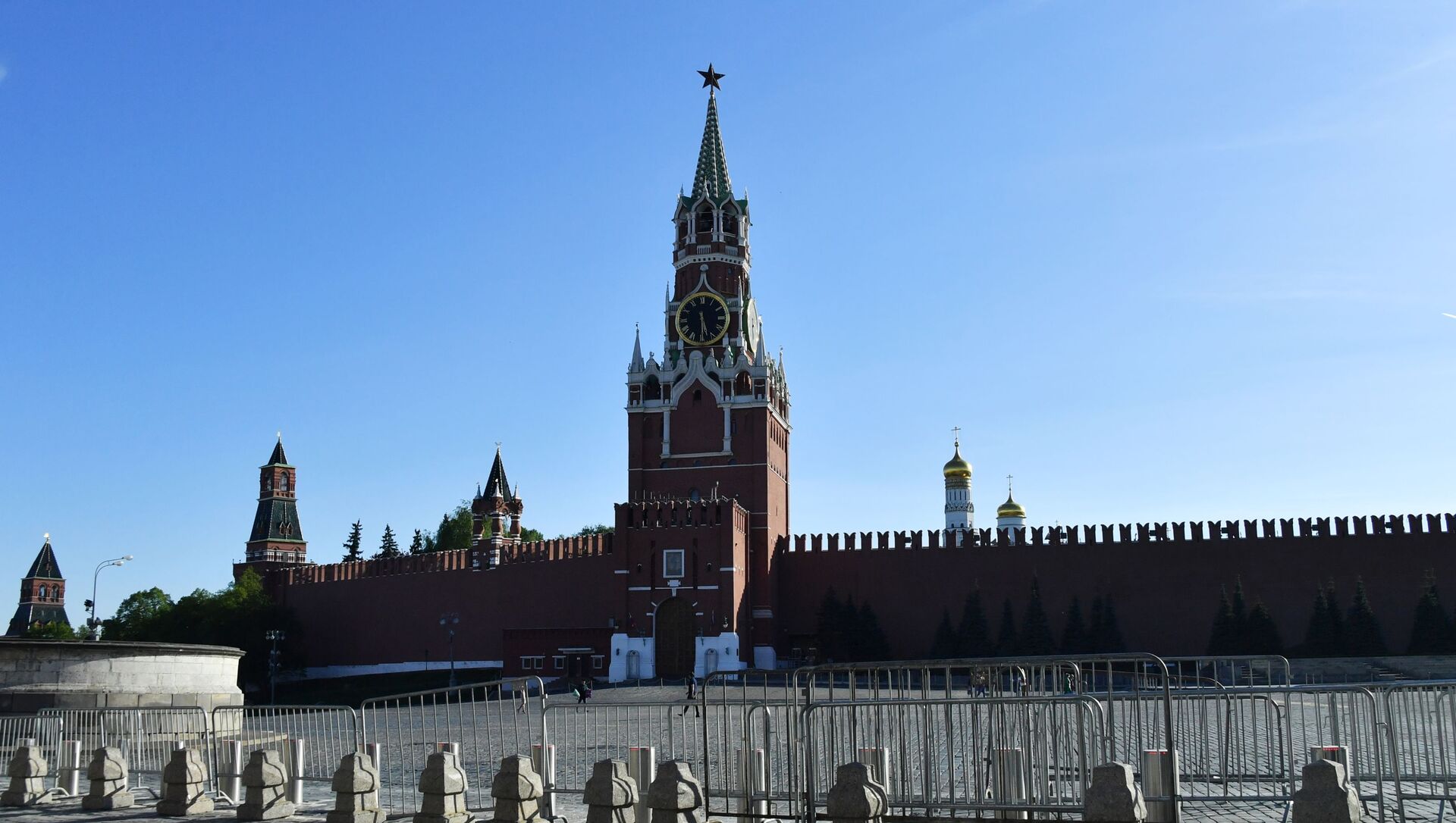 Красная площадь в Москве, закрытая для посетителей в дни действия режима самоизоляции - Sputnik Lietuva, 1920, 01.03.2021