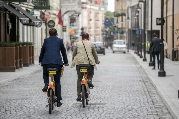 Vilniaus savivaldybė pataria, kaip saugiai judėti mieste Vilniaus savivaldybė pataria, kaip saugiai judėti mieste - Sputnik Lietuva